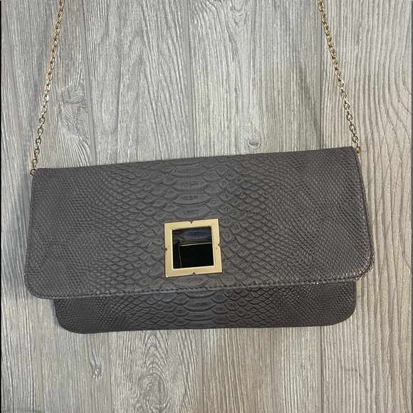 Urban Expressions Grey & Gold Crossbody Purse Clutch with Chain Faux Alligator - Picture 8 of 11